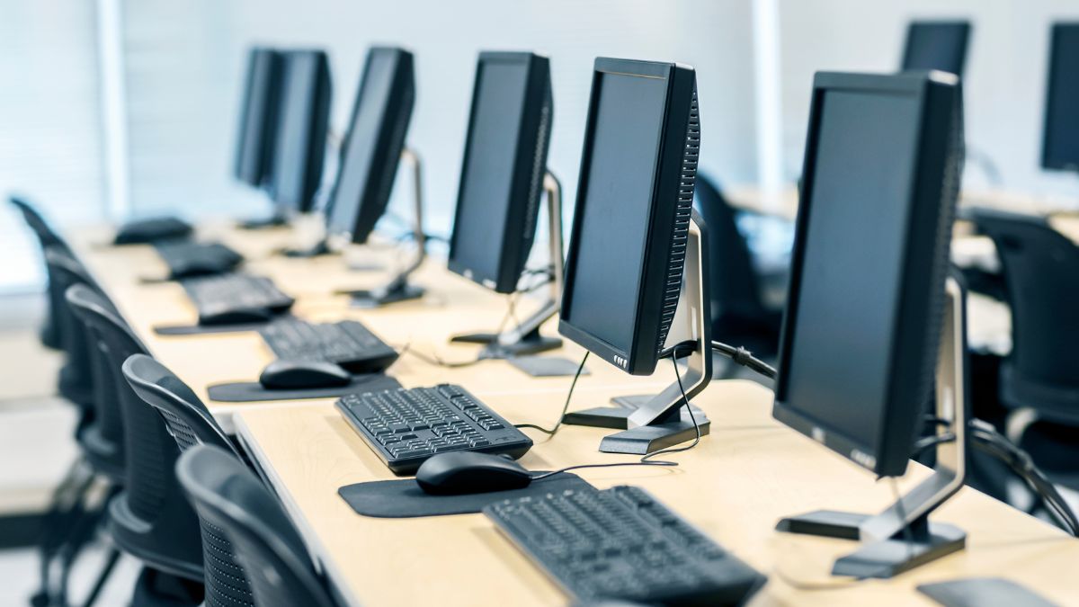 Cara Kerja Monitor (Canva.com)