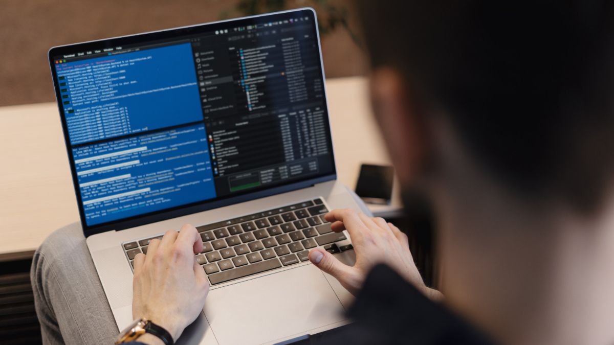 Cara Masuk Bios Lenovo (Freepik.com)