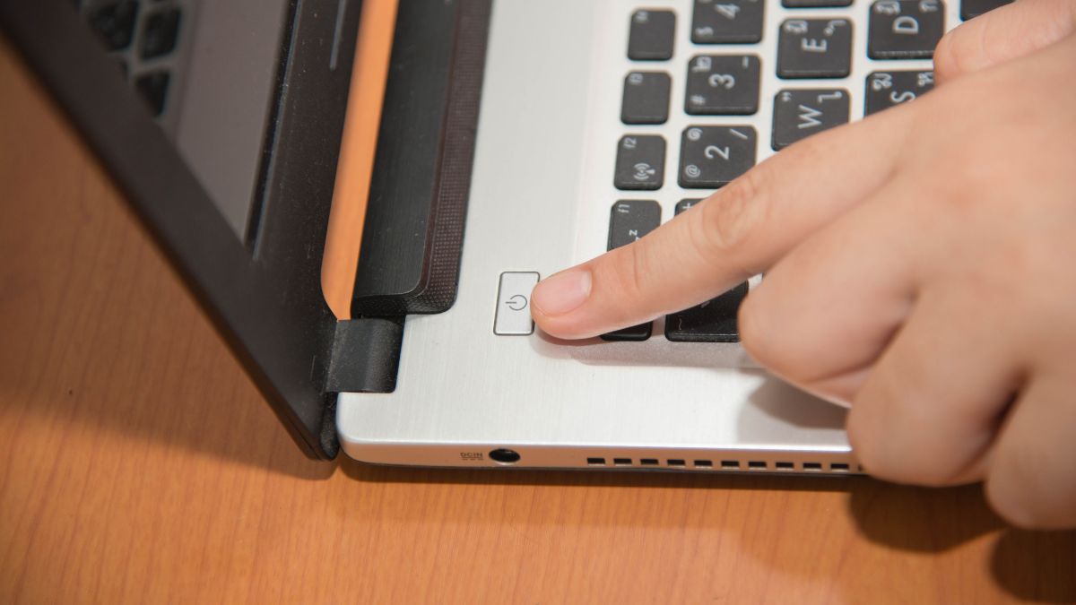 Cara Mematikan Laptop Lenovo Melalui CMD (Canva.com) Cara Mematikan Laptop Lenovo Melalui CMD (Canva.com)
