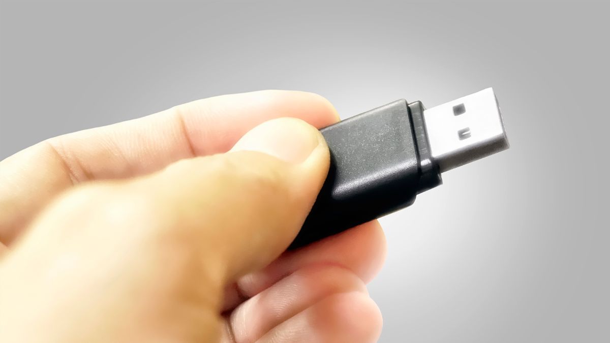 Flashdisk OTG (Canva.com) Flashdisk OTG (Canva.com)